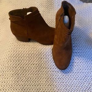 Jessica Simpson Suede Ankle Boot-Women’s Size 8